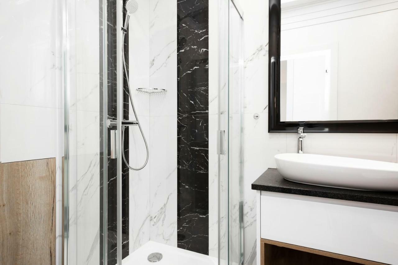 Apartments Warsaw Dzielna By Noclegi Renters Ngoại thất bức ảnh